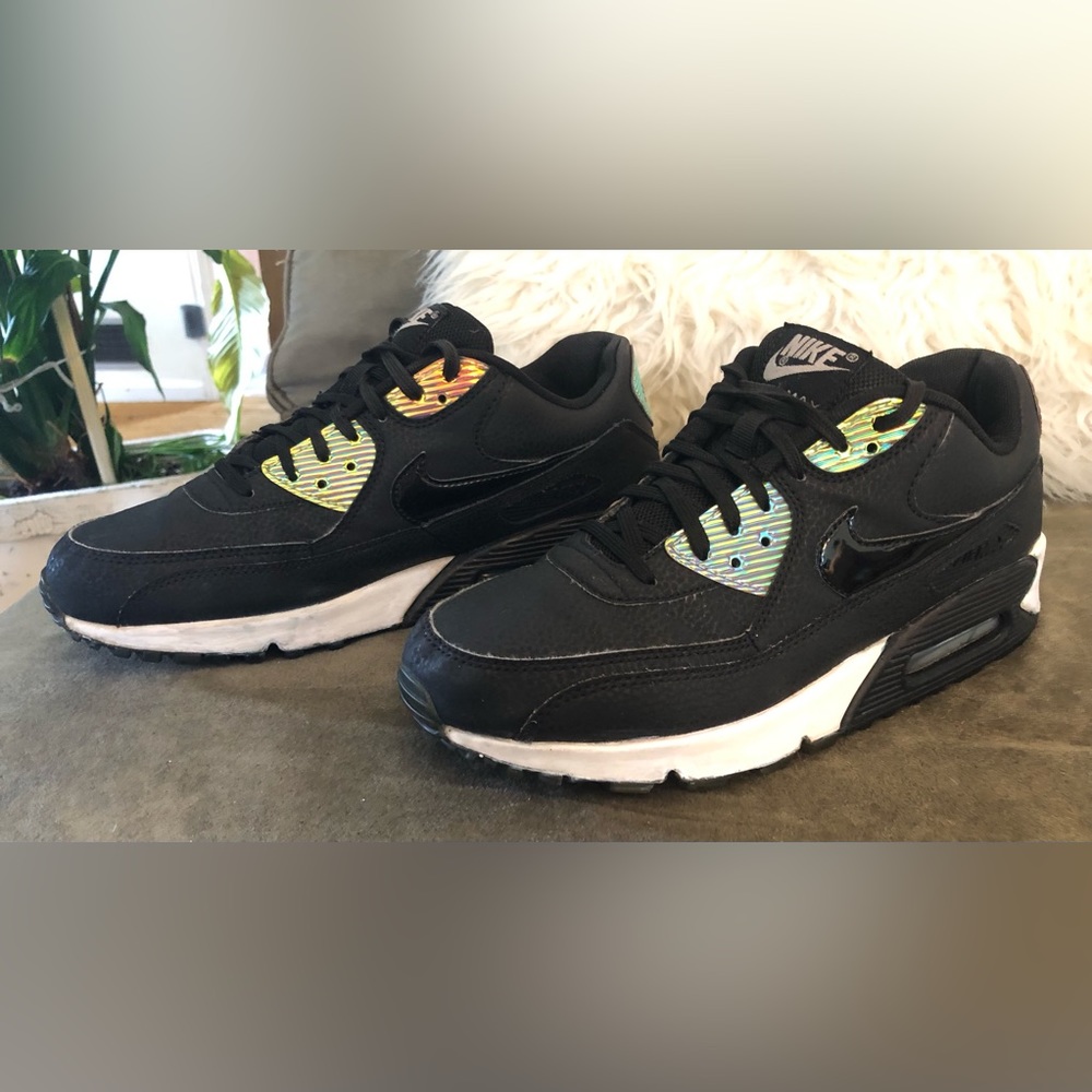 Men’s Nike Air Max 90 BLACK & Gold Clean, CLOSET CLOSES TODAY MONDAY
